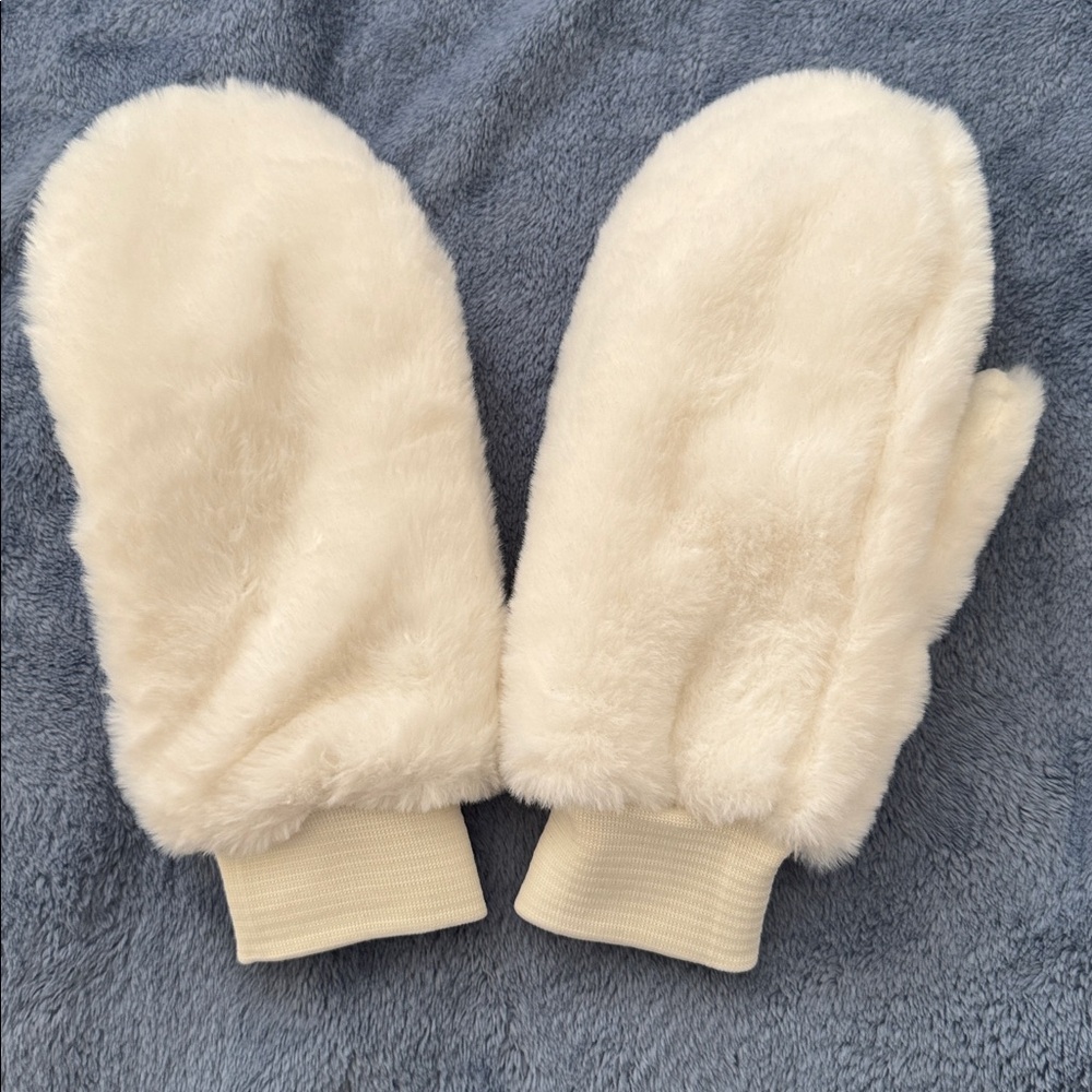 Apana White Faux Fur Mittens